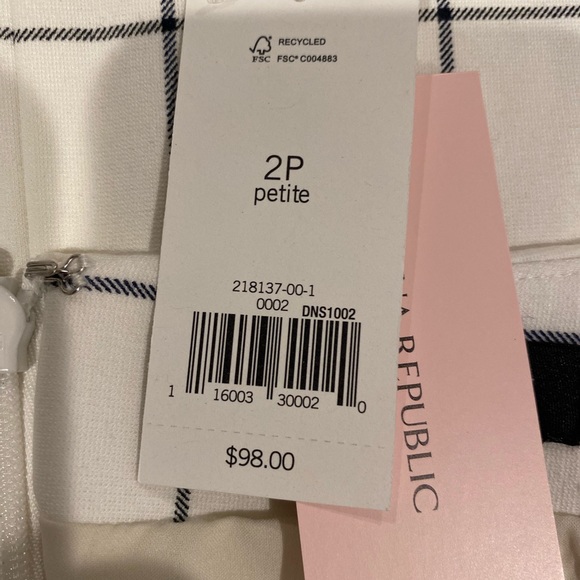 Banana Republic Pencil Skirt Window Pane Split, Petite 2 - Picture 6 of 6